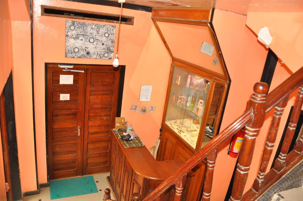 Chez Agnes Hotel Dakar Exterior photo