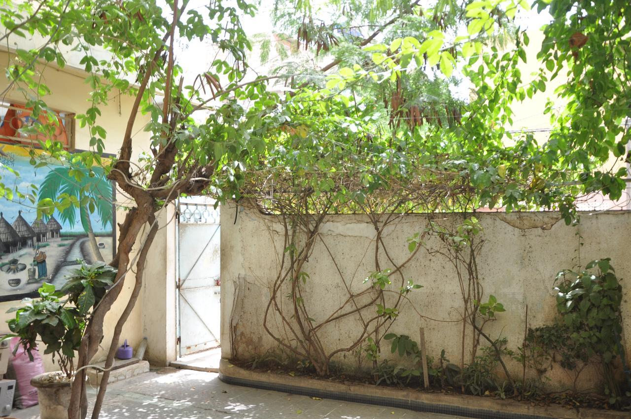 Chez Agnes Hotel Dakar Exterior photo