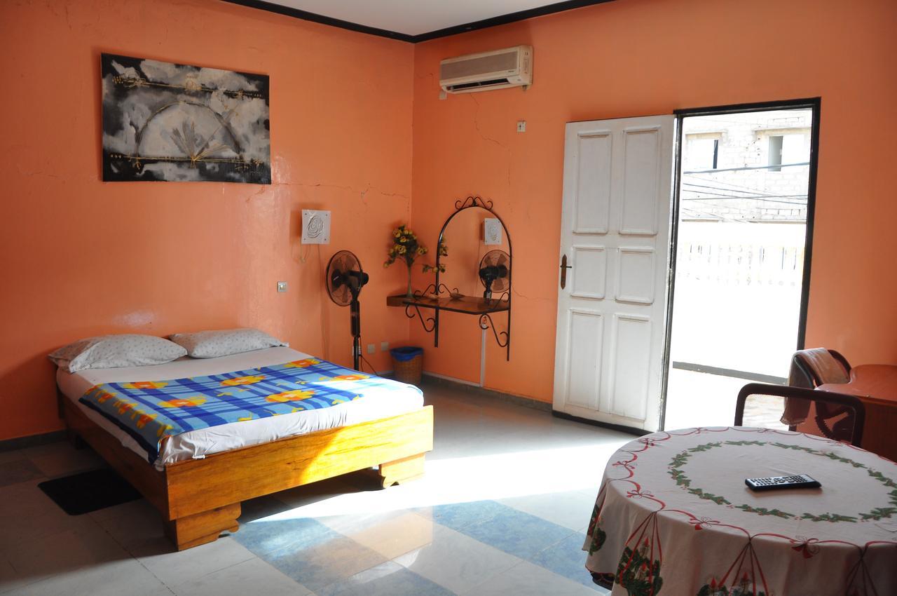 Chez Agnes Hotel Dakar Exterior photo