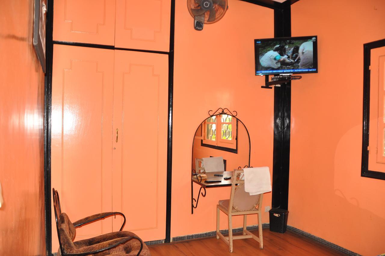 Chez Agnes Hotel Dakar Exterior photo