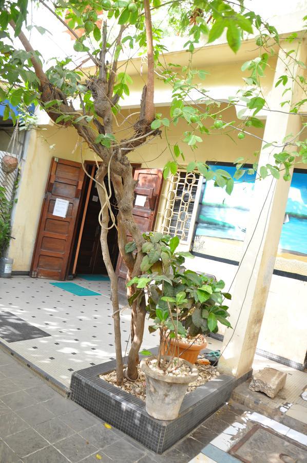Chez Agnes Hotel Dakar Exterior photo