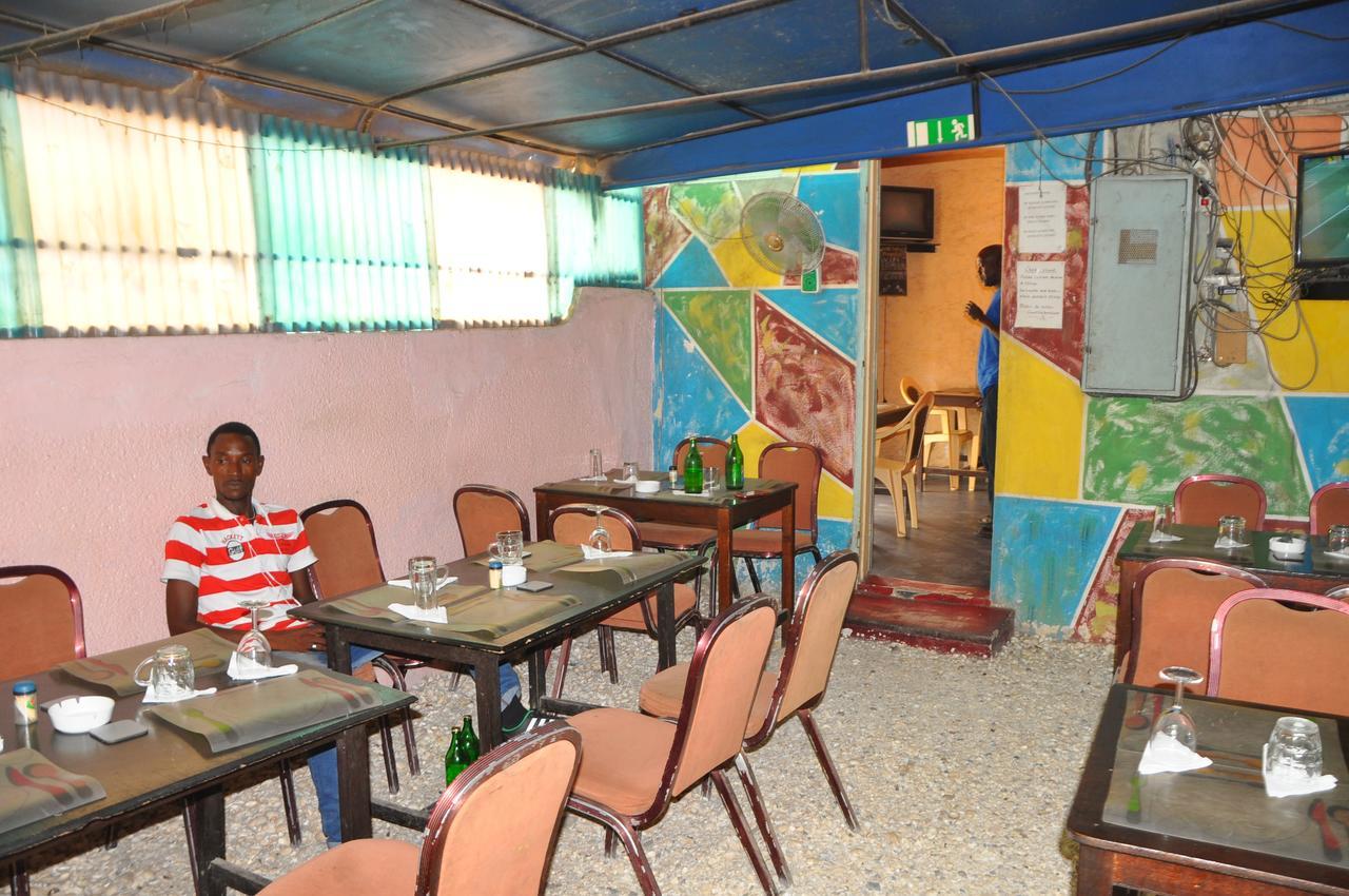Chez Agnes Hotel Dakar Exterior photo