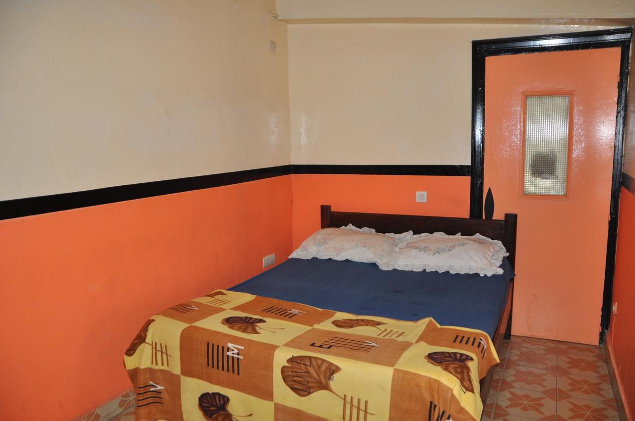 Chez Agnes Hotel Dakar Exterior photo